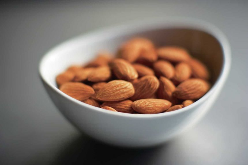 weight-management:-breaking-intermittent-fasting-with-nutritious-foods-like-almonds-–-blog-–-healthifyme